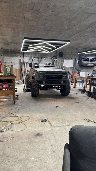 Suzuki Samurai lobg body