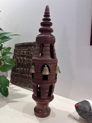Torre Oriental in Legno Intagliato con Campane