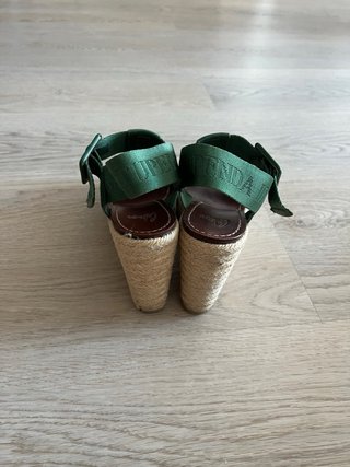 Alpargatas Castañer cuña verde y beige