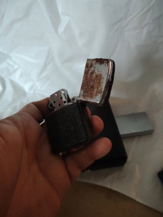 Accendino Zippo con fodera in pelle