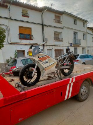 Yamaha TZR 80 Roja y Blanca