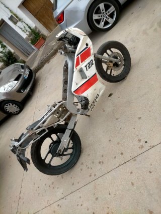 Yamaha TZR 80 Roja y Blanca