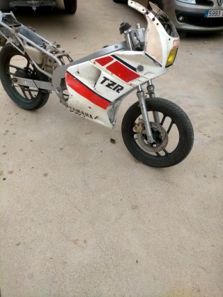 Yamaha TZR 80 Roja y Blanca