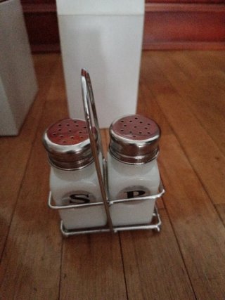 Juego especieros + Salero y Pimentero