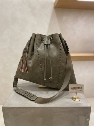 Borsa secchiello Pierre Cardin con borchie