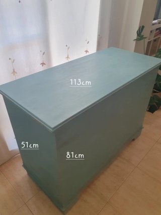 Baúl de madera maciza pintado a tiza