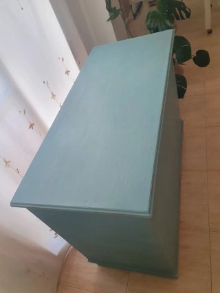 Baúl de madera maciza pintado a tiza
