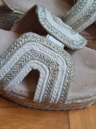 Sandalias Lady Glory Talla 39 Beige y Dorado
