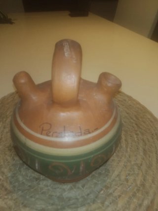 Botijos antiguos de cerámica