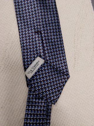 Corbata rayas azul, roja y dorada