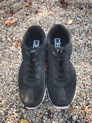 Zapatillas Kappa Negras y Blancas