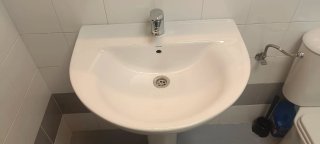 Lavabo Bellavista con pie de cerámica