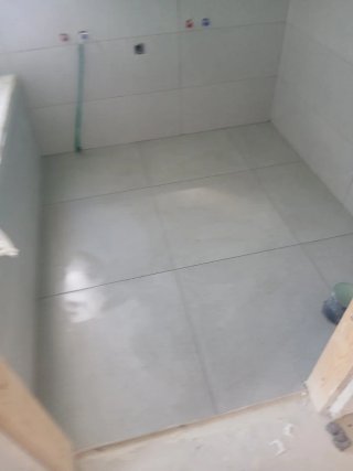 Hola. Soy oficial de solados y alicatados tengo