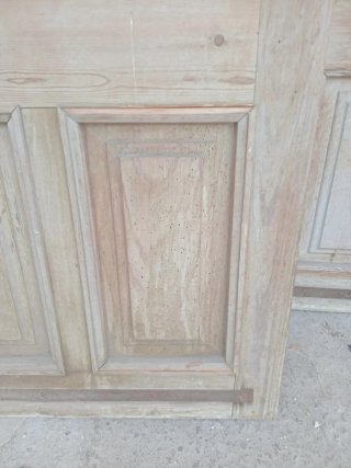 Puertas de madera con lamas