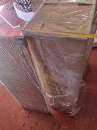 Mueble estantería con puerta