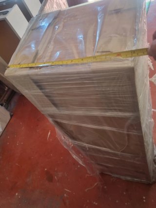 Mueble estantería con puerta
