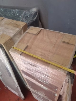 Mueble estantería con puerta