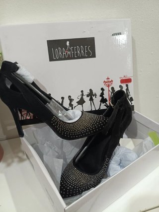 Tacones Lora Ferres Negros con Brillantes