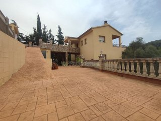 Chalet en venta en Castellví de Rosanes