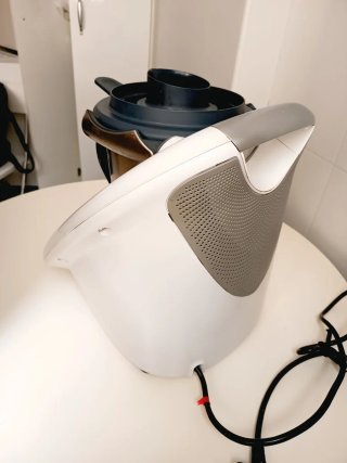 Thermomix TM6 con accesorios y bolsa