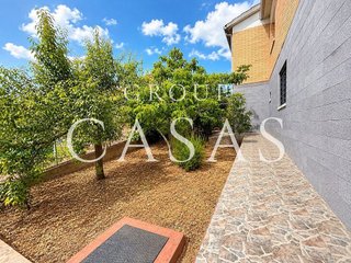 Chalet en venta en Vallirana