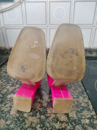 Botas de tacón rosa charol Tacón de 9,5 cm.