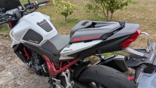 Honda 750 Hornet Roja y Blanca