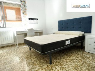 Piso en venta en Camino de Ronda - Rosaleda en Granada