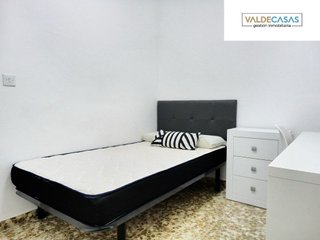 Piso en venta en Camino de Ronda - Rosaleda en Granada