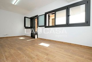 Oficina en venta en El Guinardó en Barcelona