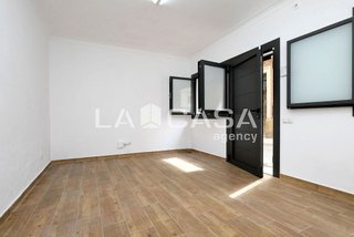 Oficina en venta en El Guinardó en Barcelona