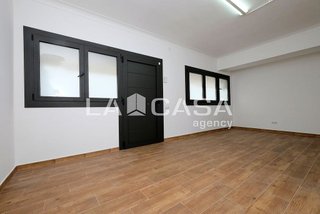 Oficina en venta en El Guinardó en Barcelona