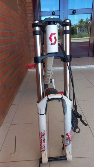 Horquilla RockShox Domain R 26. ¡¡VENTA URGENTE!!