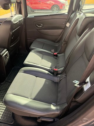 Renault Grand Scenic 2015 7 plazas