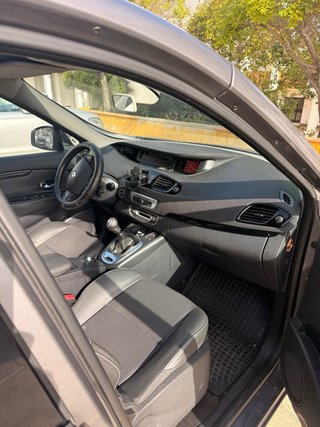 Renault Grand Scenic 2015 7 plazas
