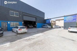 Nave industrial en venta en Plaza de Toros en Atarfe