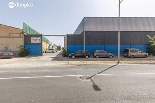 Nave industrial en venta en Plaza de Toros en Atarfe