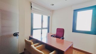 Local comercial en alquiler en Milán - Pumarín - Teatinos en Oviedo