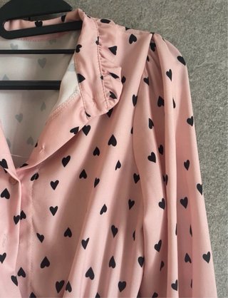 Vestito rosa con cuori neri Made in Italy