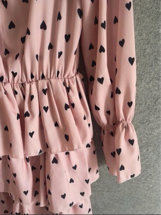 Vestito rosa con cuori neri Made in Italy