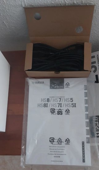 Altavoz Yamaha HS7 Studio Monitor