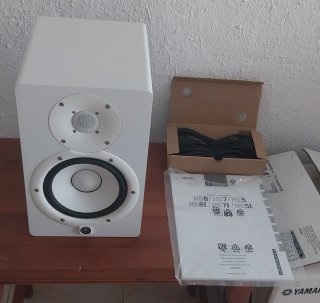 Altavoz Yamaha HS7 Studio Monitor