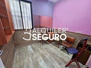 Local comercial en alquiler en Almendrales en Madrid