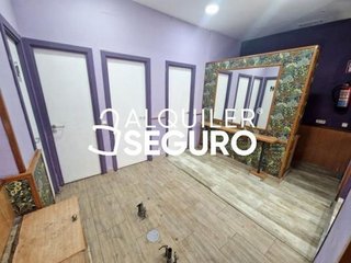 Local comercial en alquiler en Almendrales en Madrid