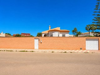 Chalet en venta en La Siesta - El Salado - Torreta en Torrevieja