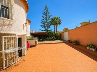 Chalet en venta en La Siesta - El Salado - Torreta en Torrevieja