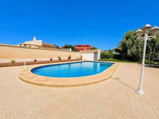 Chalet en venta en La Siesta - El Salado - Torreta en Torrevieja