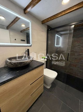 Local comercial en venta en Singuerlín - Can Franquesa - Les Oliveres en Santa Coloma de Gramanet