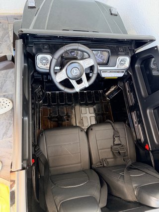 Coche eléctrico infantil negro