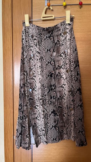 Falda larga animal print botones